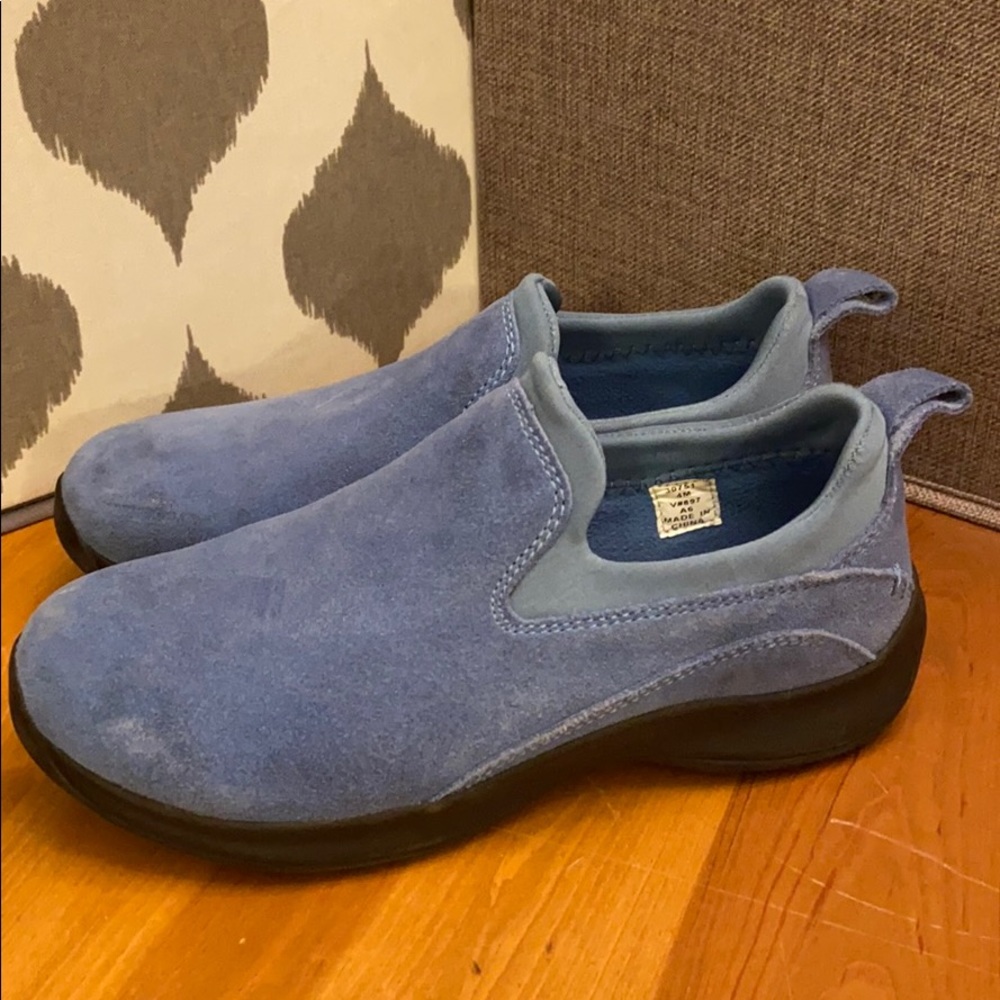 ❤️ 3/$20 SALE! ❤️ LAND’S END Blue Suede Slip On